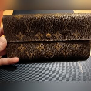 LV Mono Sarah Wallet